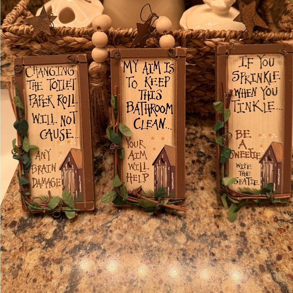 Wall Bathroom decor